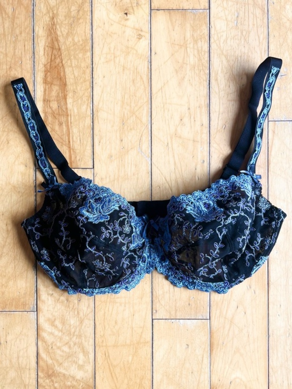 Corin Embroidered Sheer Black & Blue Lace Underwire Bra Size 36 DDD